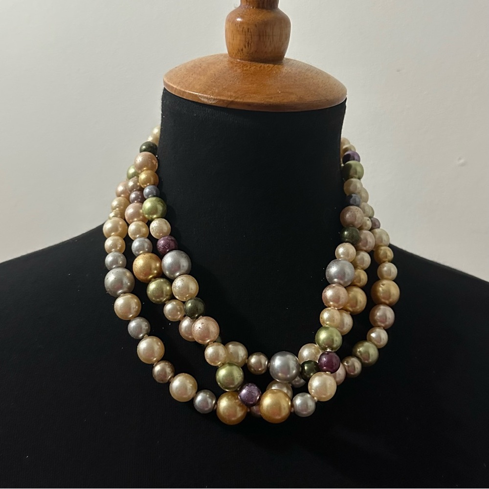 Multicolor layered pearl necklace